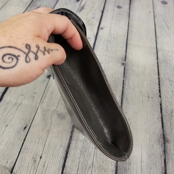 CORET | vintage flap close clutch purse - Picture 4 of 10